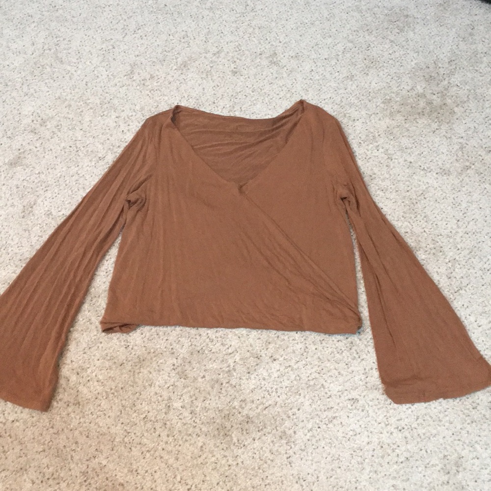 American Eagle wide sleeved blouse